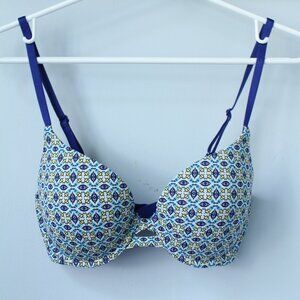 Victoria's Secret  Size 32D Push-up Bra Perfect Shape